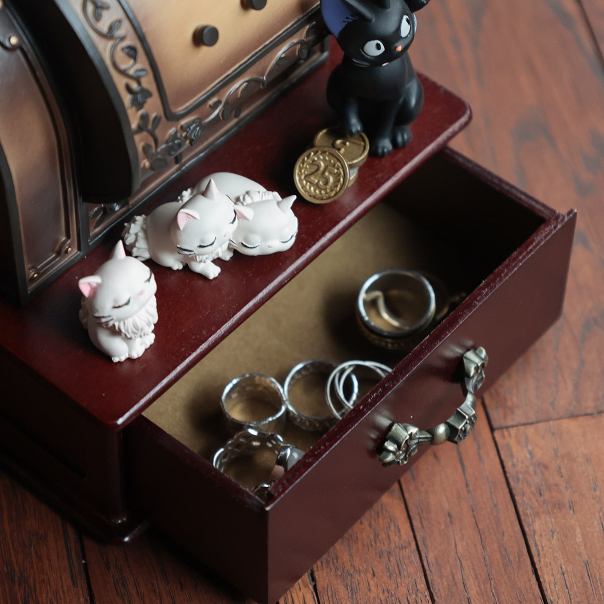 Kiki’s Delivery Service Music Box "Jiji Minding the Shop"