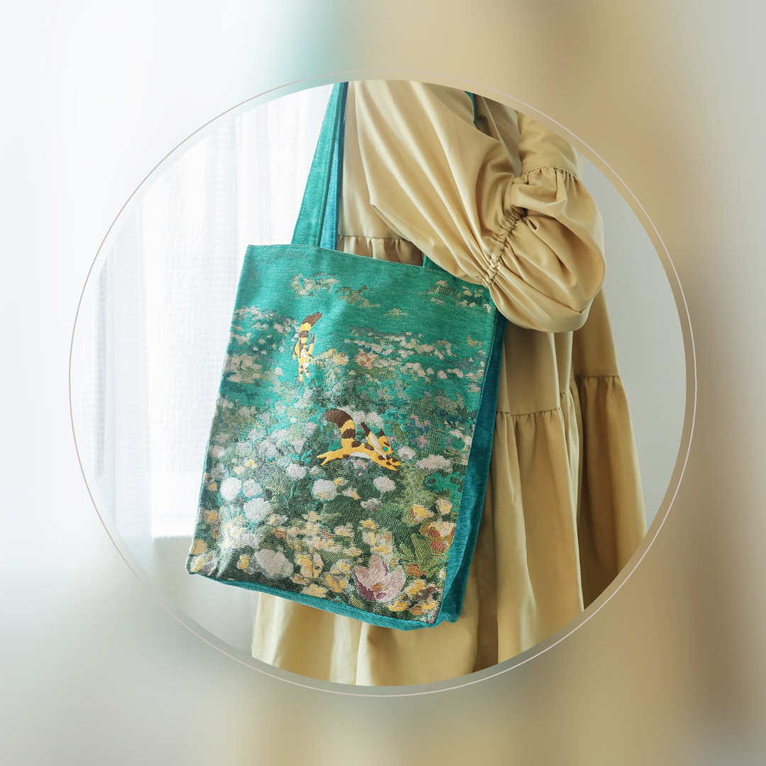 Castle in the Sky Gobran Tote Bag " Fox Squirrel "